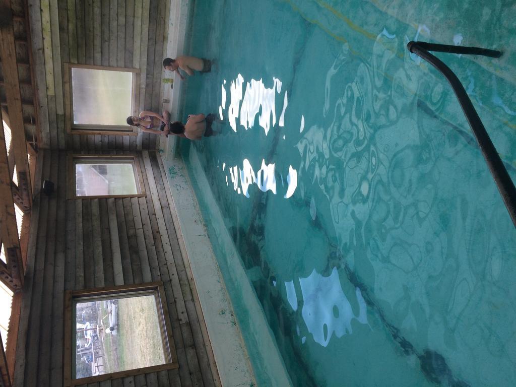 Lolo Hot Springs Hotel Bagian luar foto