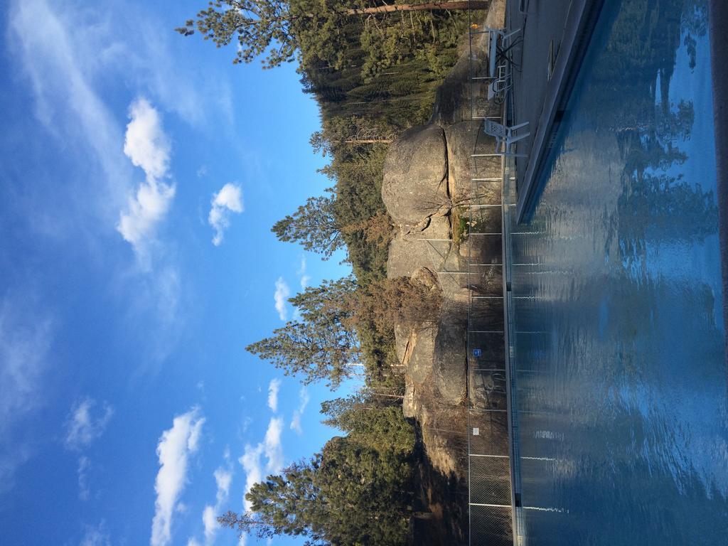 Lolo Hot Springs Hotel Bagian luar foto