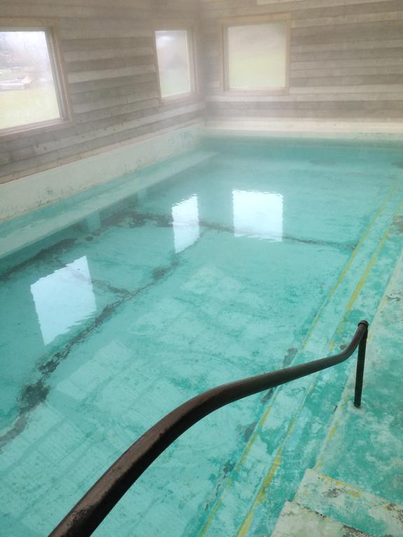 Lolo Hot Springs Hotel Bagian luar foto