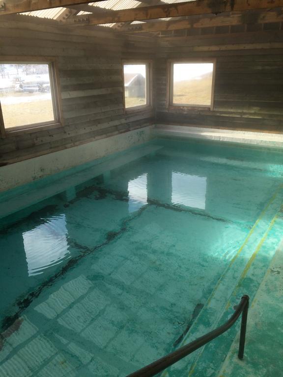 Lolo Hot Springs Hotel Bagian luar foto
