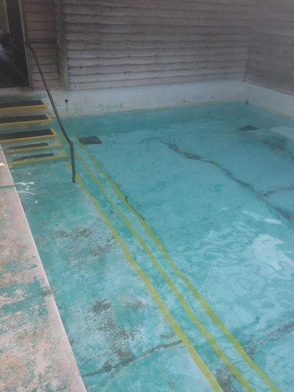 Lolo Hot Springs Hotel Bagian luar foto